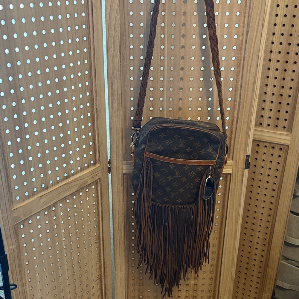 Louis Vuitton Brown Crossbody Bag with Fringe - Picture 5 of 15